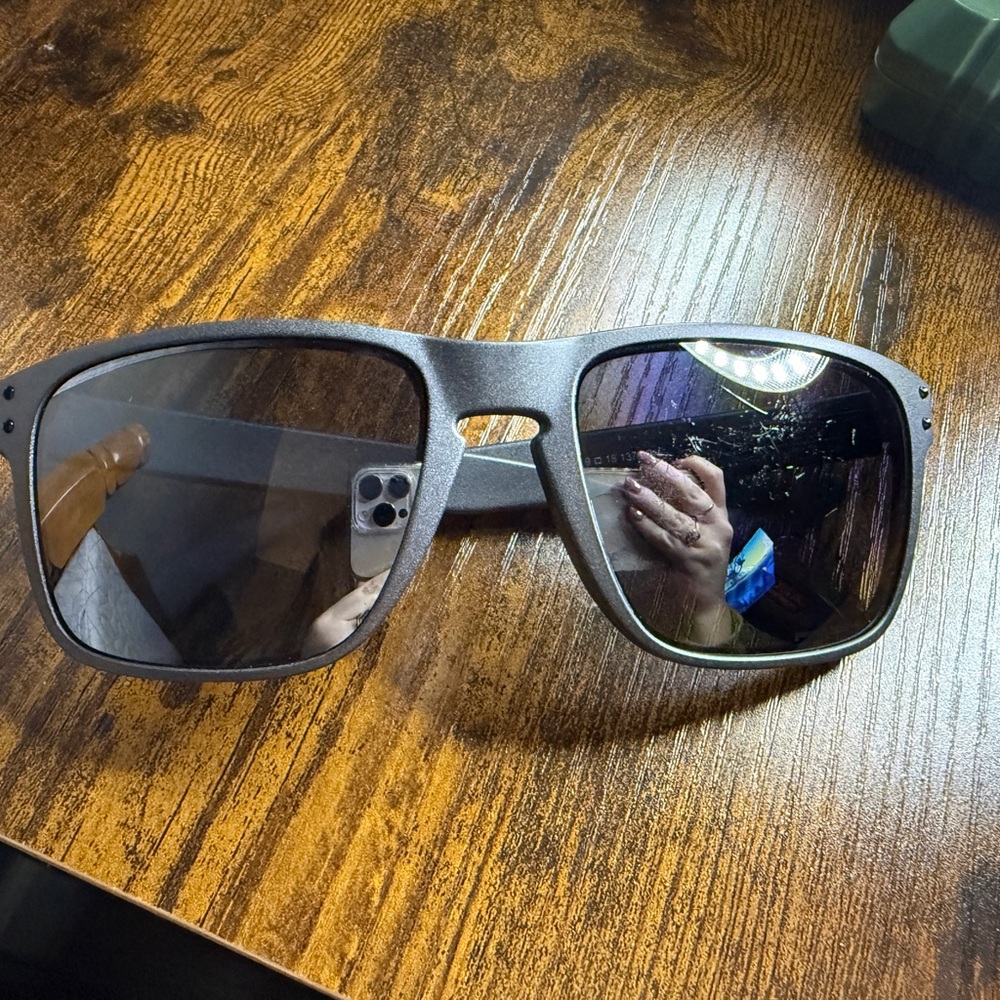 Oakley polarized Men’s Sunglasses